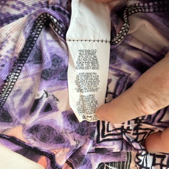 Tiana B Shift Dress Multi-Colorful Geo Print Slinky Knit Vneck Large - Picture 9 of 10